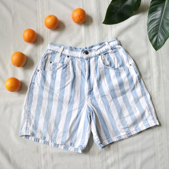 chic Pants - Vintage blue and white striped denim shorts